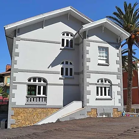 Vandrerhjem Alamar House *
