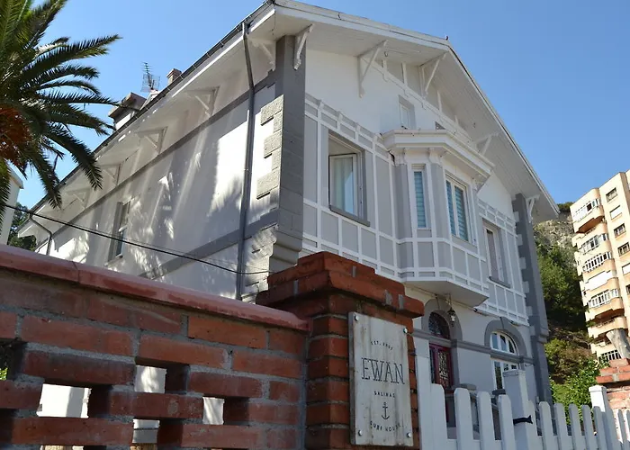 Hostel Alamar House *